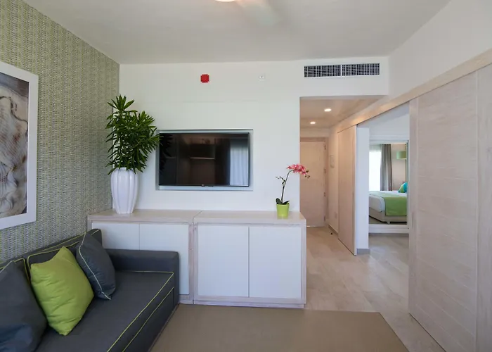 Grand Sirenis Punta Cana & AquagamesResort Hotel